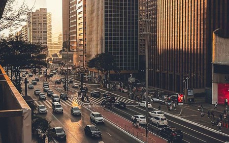 Alto número de carros na Avenida Paulista